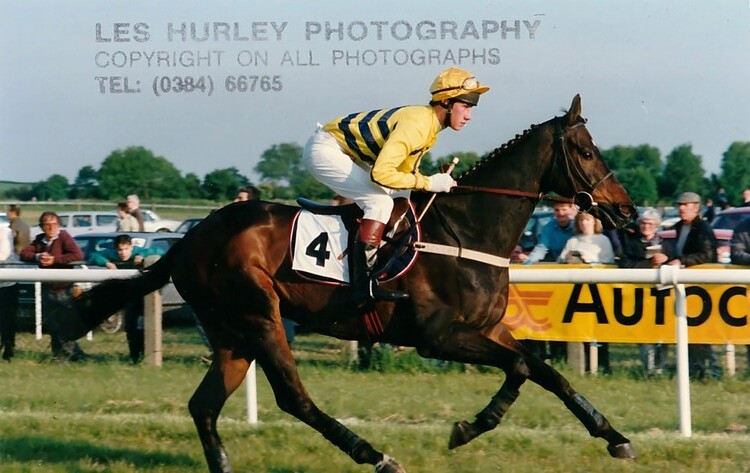 Hunt Supporters Novices Chase